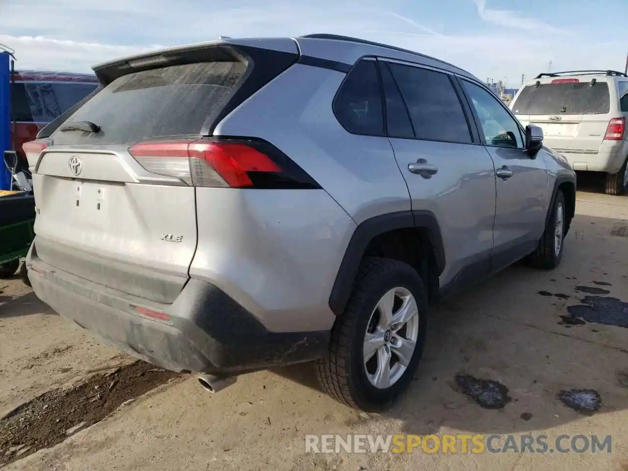 4 Photograph of a damaged car 2T3W1RFV7LC057845 TOYOTA RAV4 2020