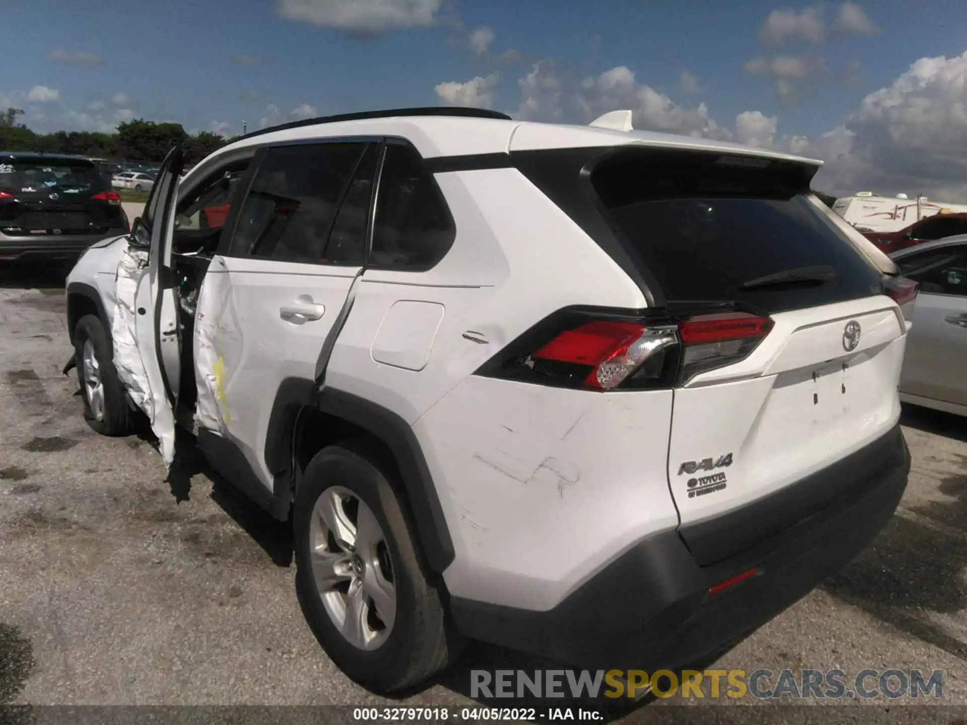 3 Photograph of a damaged car 2T3W1RFV7LC064259 TOYOTA RAV4 2020