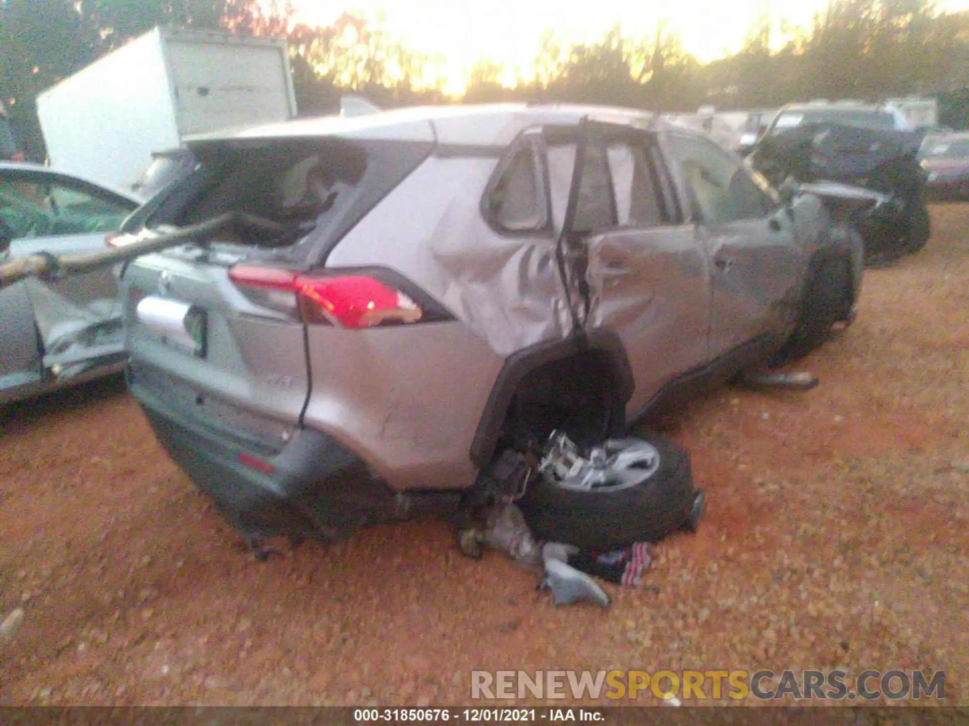 4 Photograph of a damaged car 2T3W1RFV7LC068652 TOYOTA RAV4 2020