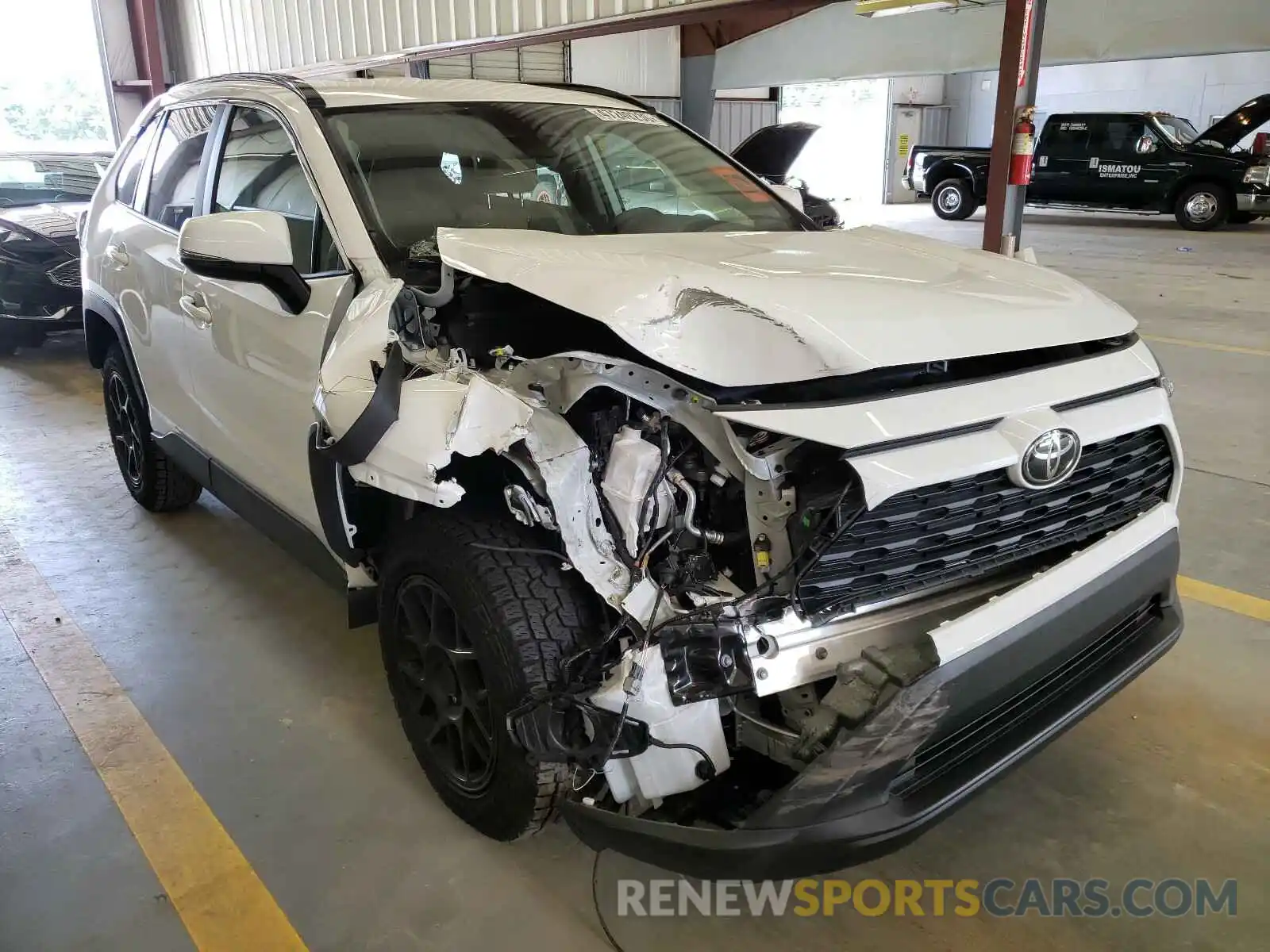 1 Photograph of a damaged car 2T3W1RFV7LW058864 TOYOTA RAV4 2020