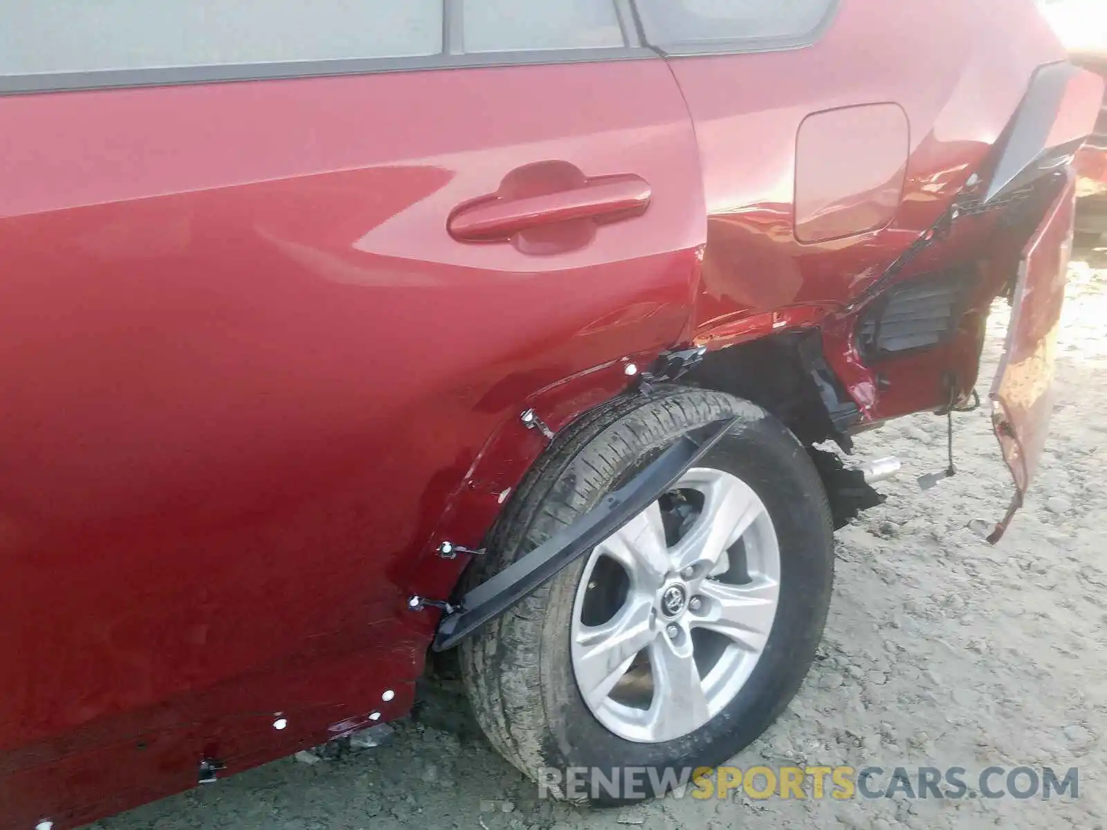 9 Photograph of a damaged car 2T3W1RFV7LW062025 TOYOTA RAV4 2020