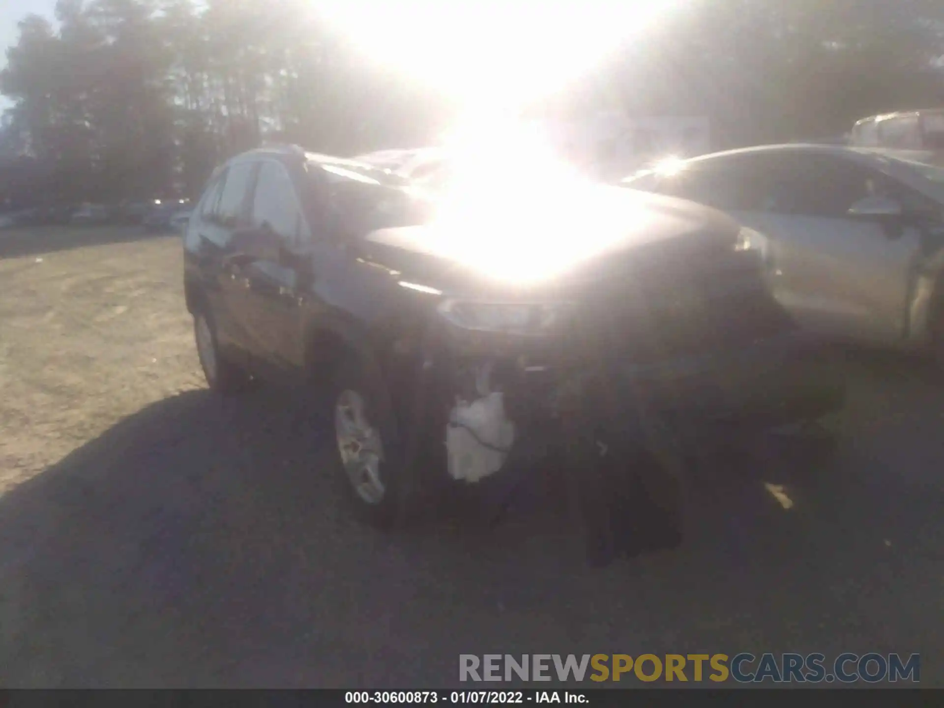 6 Photograph of a damaged car 2T3W1RFV7LW066284 TOYOTA RAV4 2020