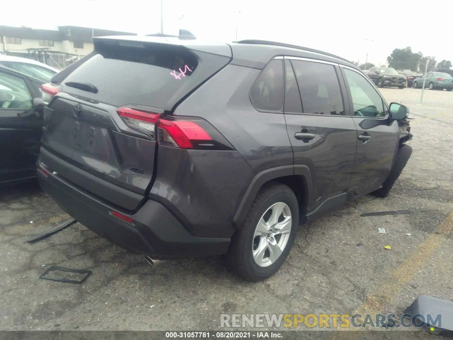 4 Фотография поврежденного автомобиля 2T3W1RFV7LW077088 TOYOTA RAV4 2020