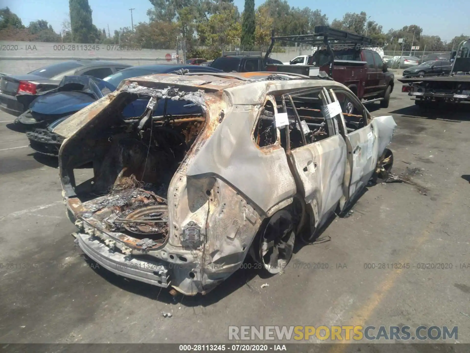 4 Photograph of a damaged car 2T3W1RFV7LW079813 TOYOTA RAV4 2020