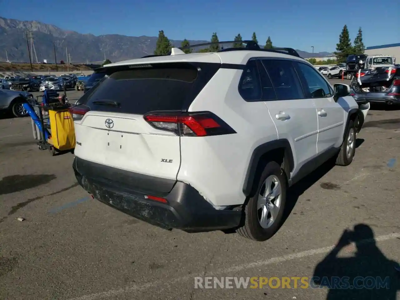 4 Photograph of a damaged car 2T3W1RFV7LW080332 TOYOTA RAV4 2020