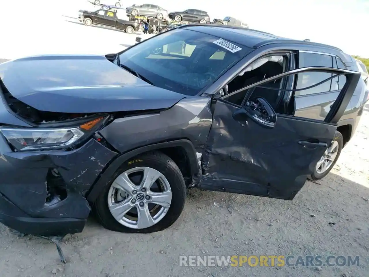 9 Photograph of a damaged car 2T3W1RFV7LW090696 TOYOTA RAV4 2020