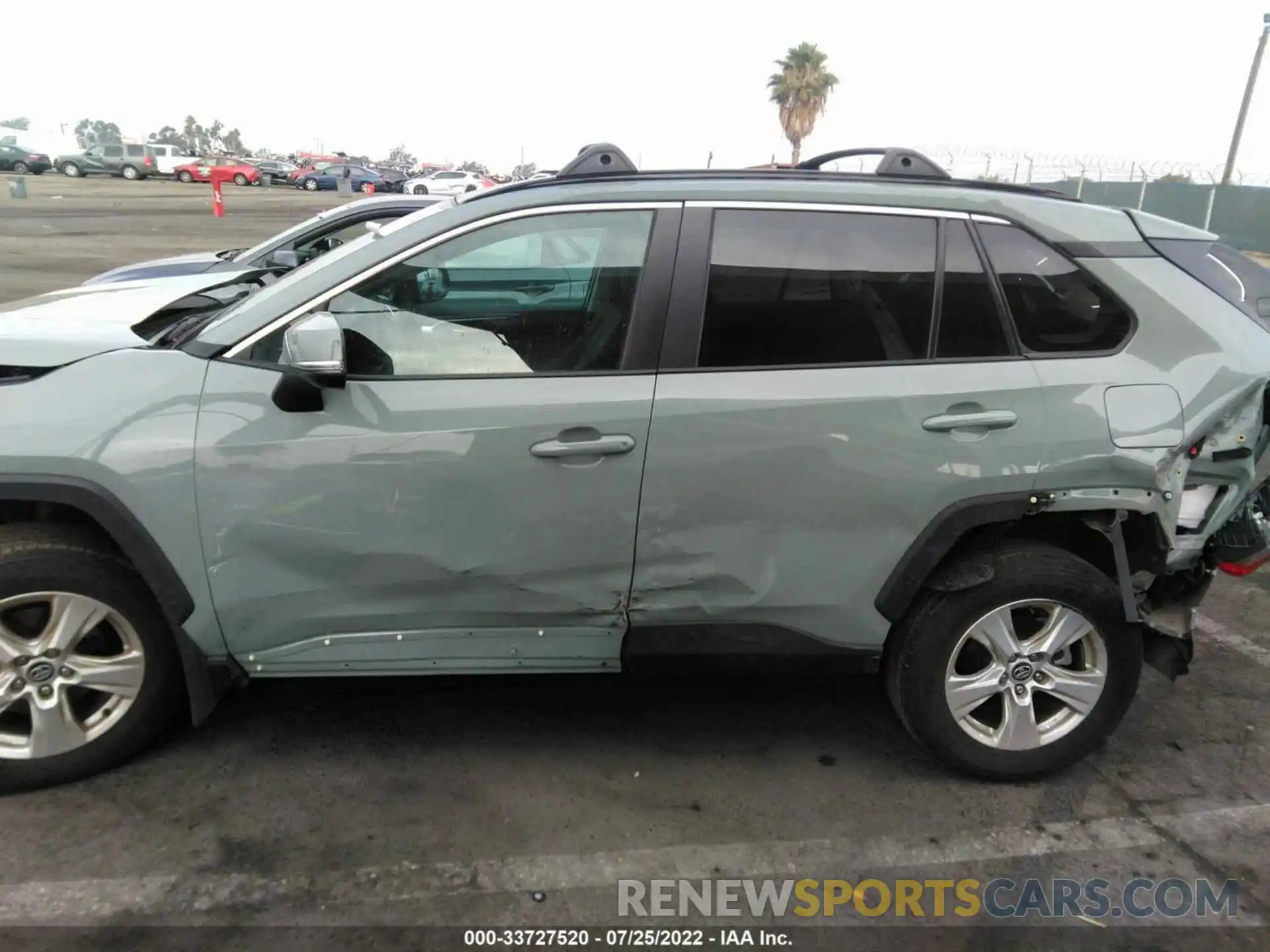 6 Photograph of a damaged car 2T3W1RFV7LW100336 TOYOTA RAV4 2020