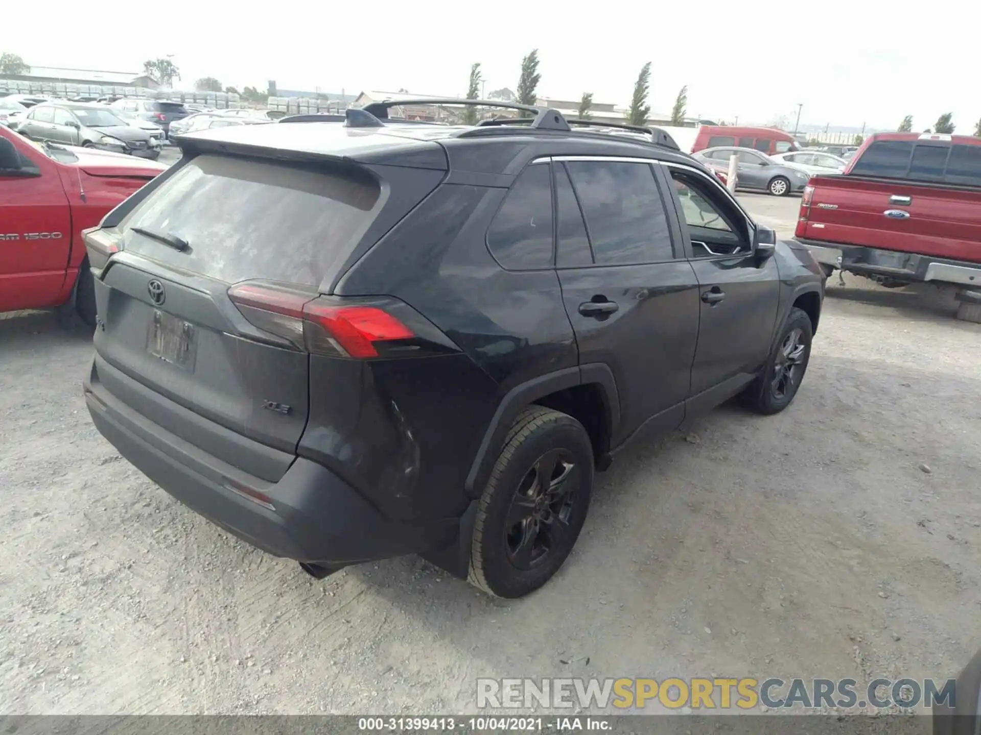 4 Photograph of a damaged car 2T3W1RFV7LW101745 TOYOTA RAV4 2020