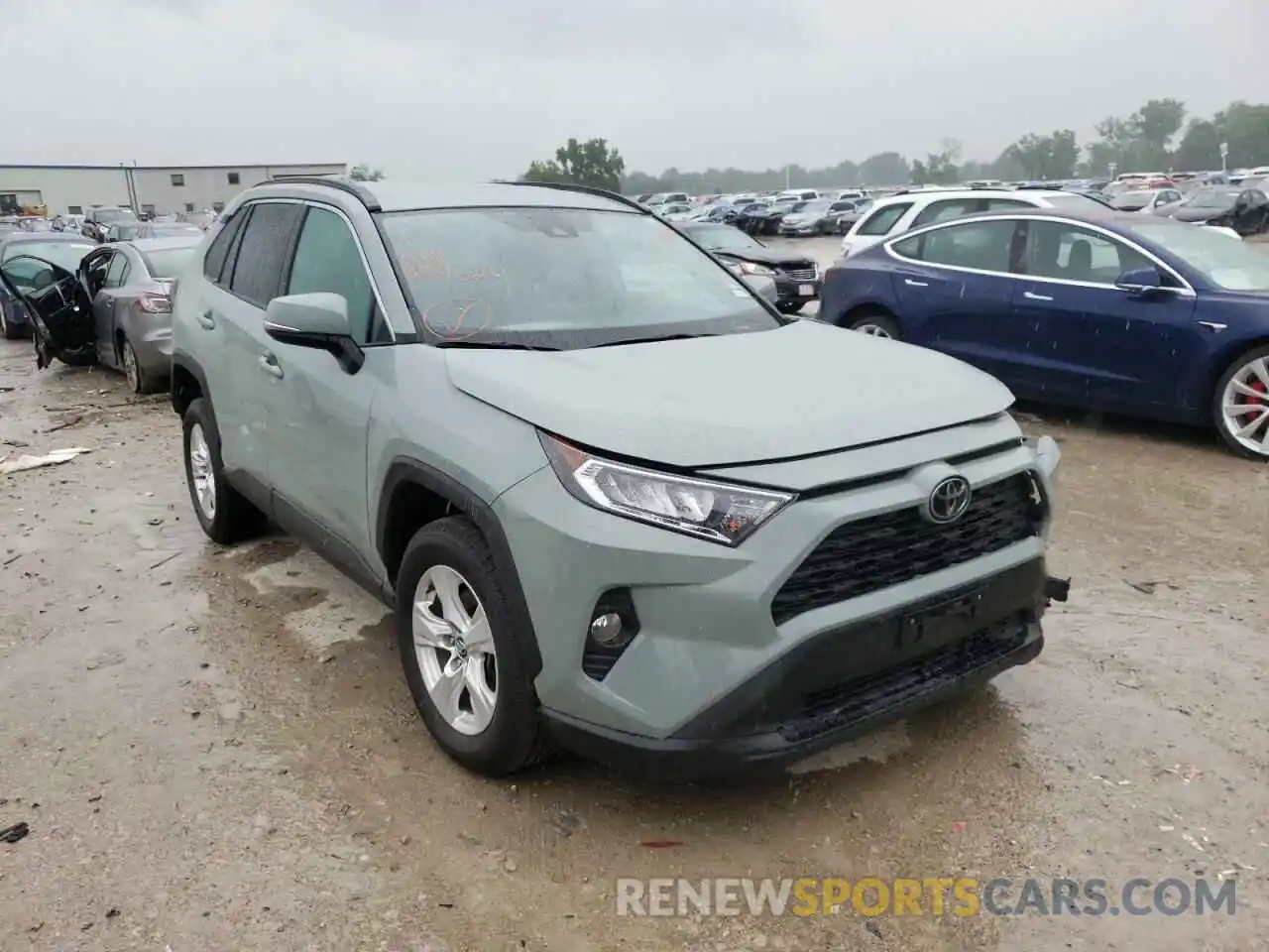 1 Photograph of a damaged car 2T3W1RFV8LC034624 TOYOTA RAV4 2020