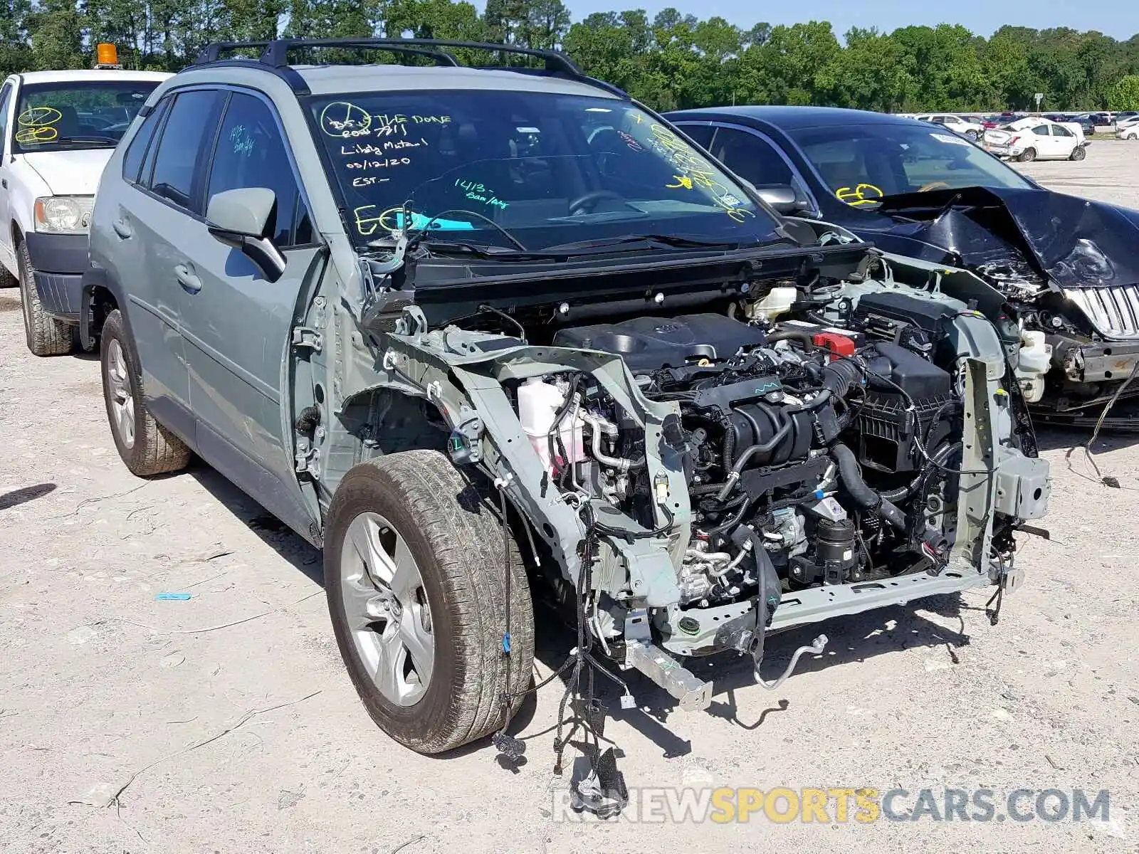 1 Photograph of a damaged car 2T3W1RFV8LC039435 TOYOTA RAV4 2020