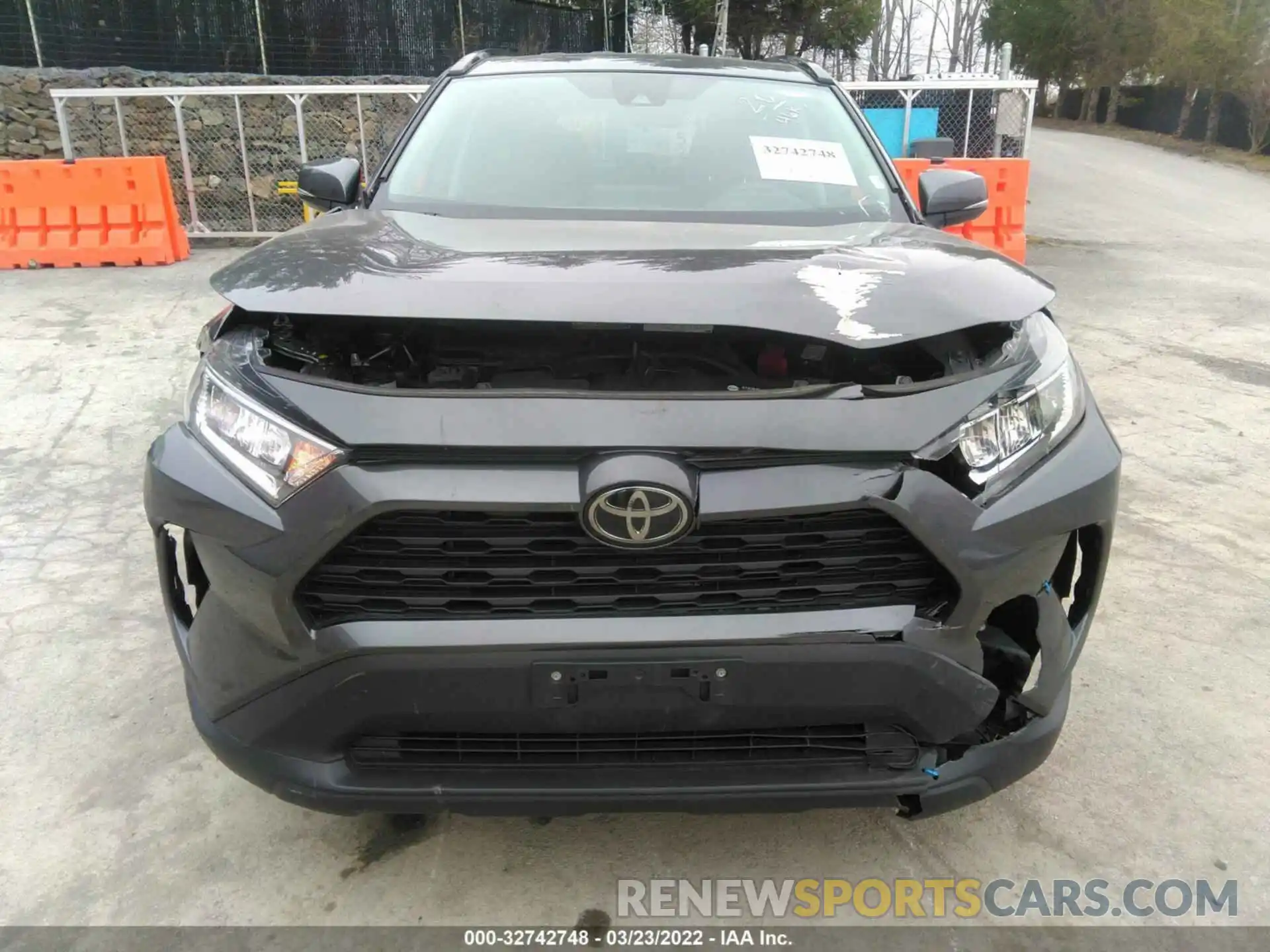 6 Photograph of a damaged car 2T3W1RFV8LC046577 TOYOTA RAV4 2020