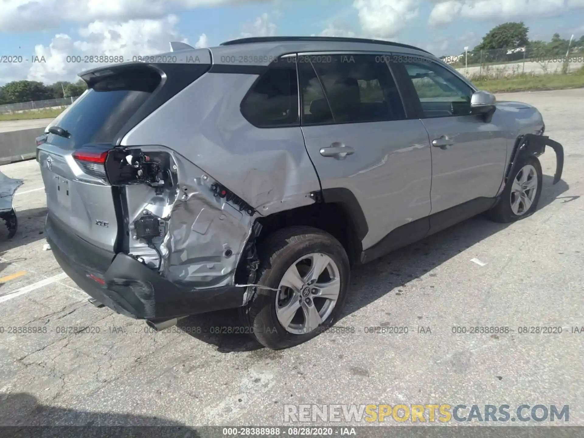 4 Photograph of a damaged car 2T3W1RFV8LC048314 TOYOTA RAV4 2020