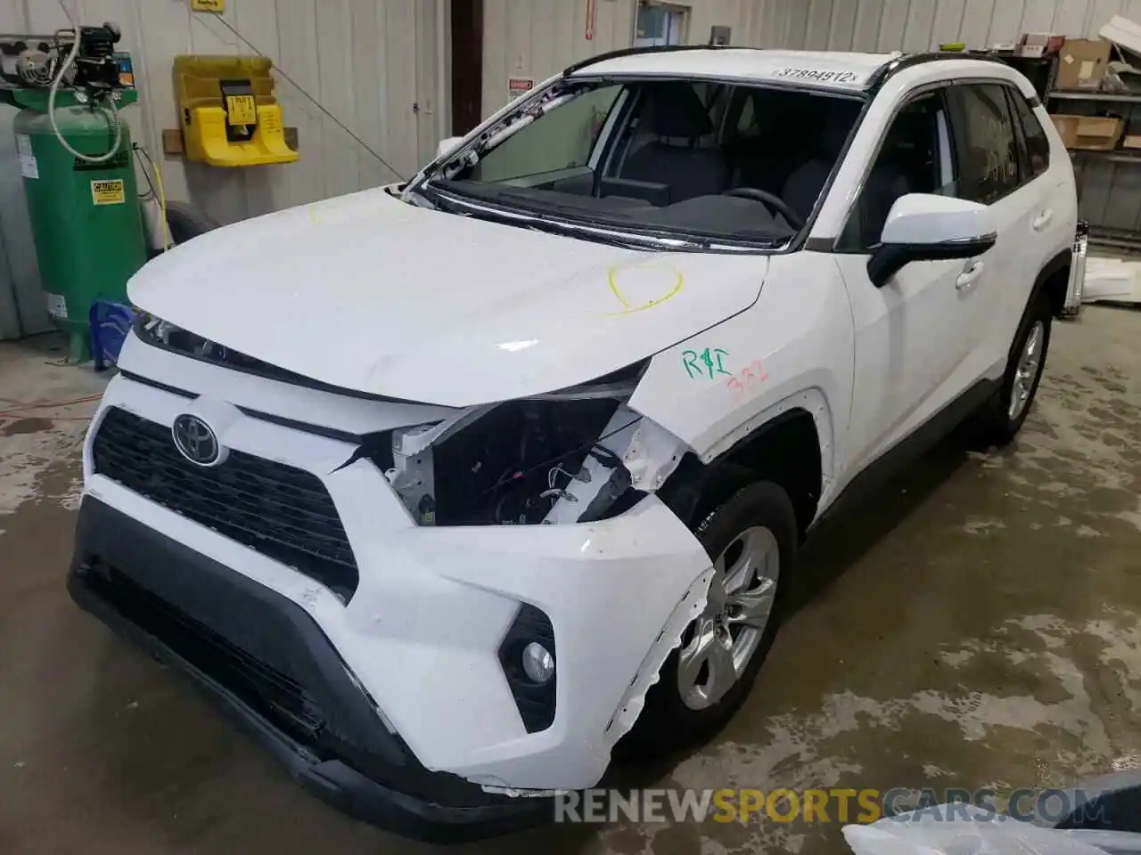 2 Photograph of a damaged car 2T3W1RFV8LC048569 TOYOTA RAV4 2020