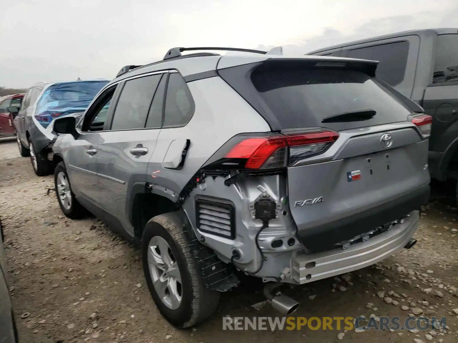 3 Фотография поврежденного автомобиля 2T3W1RFV8LC055831 TOYOTA RAV4 2020