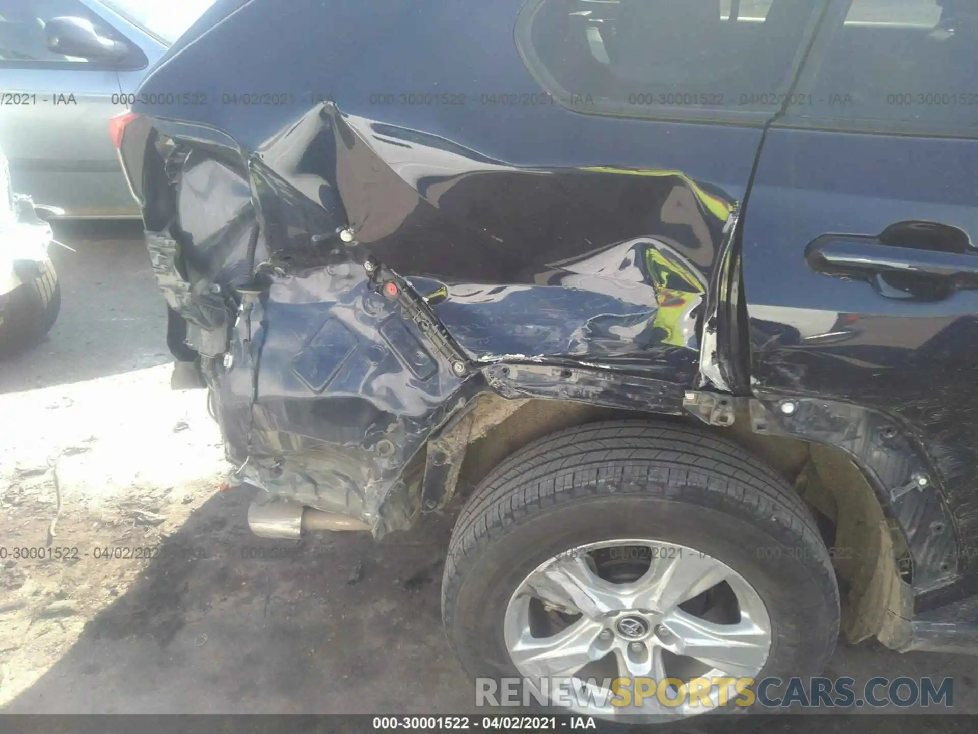 6 Photograph of a damaged car 2T3W1RFV8LC059846 TOYOTA RAV4 2020