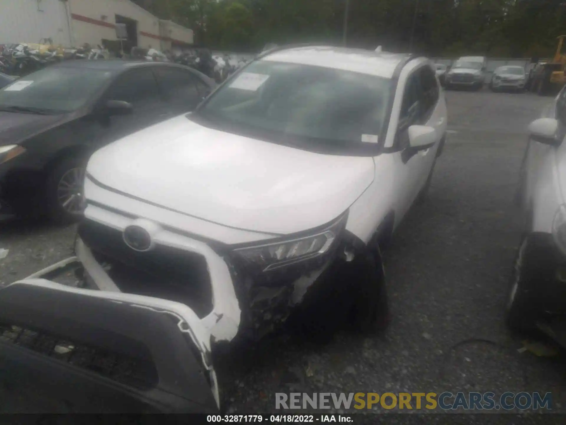 2 Photograph of a damaged car 2T3W1RFV8LC059863 TOYOTA RAV4 2020