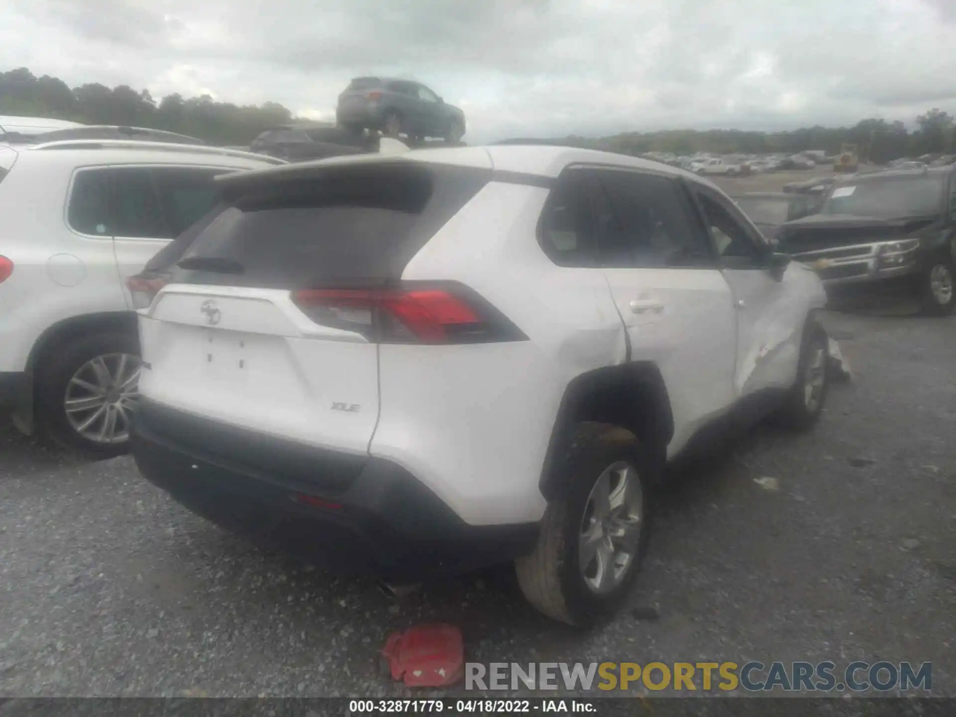 4 Photograph of a damaged car 2T3W1RFV8LC059863 TOYOTA RAV4 2020