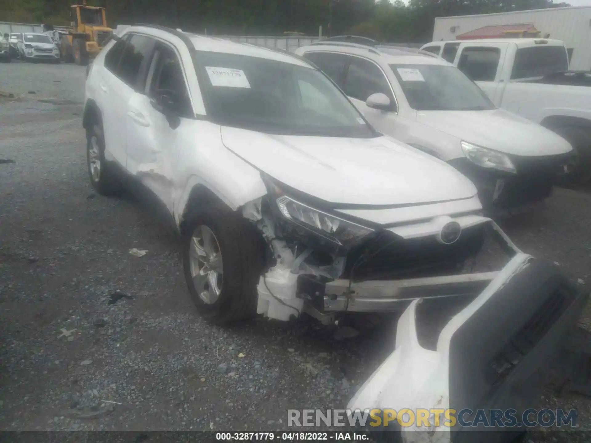 6 Photograph of a damaged car 2T3W1RFV8LC059863 TOYOTA RAV4 2020