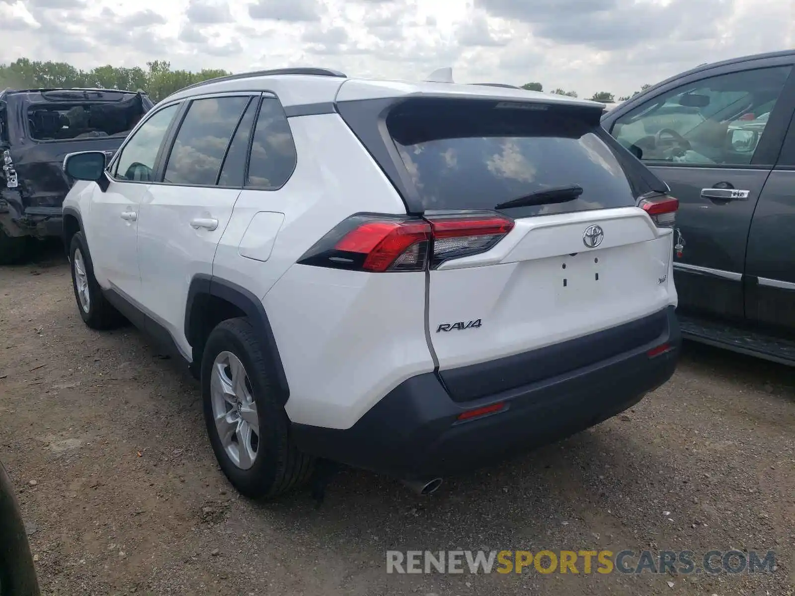 3 Photograph of a damaged car 2T3W1RFV8LC060866 TOYOTA RAV4 2020