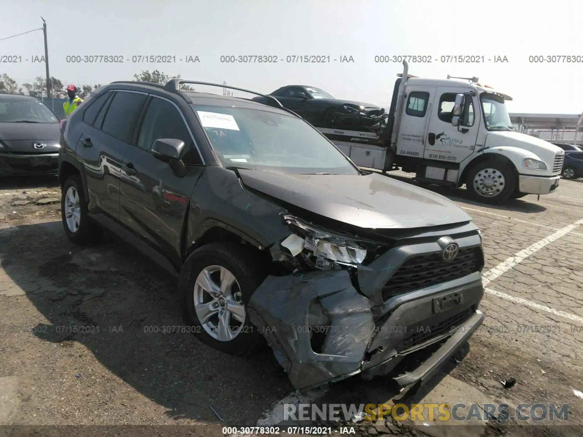 1 Photograph of a damaged car 2T3W1RFV8LC066568 TOYOTA RAV4 2020