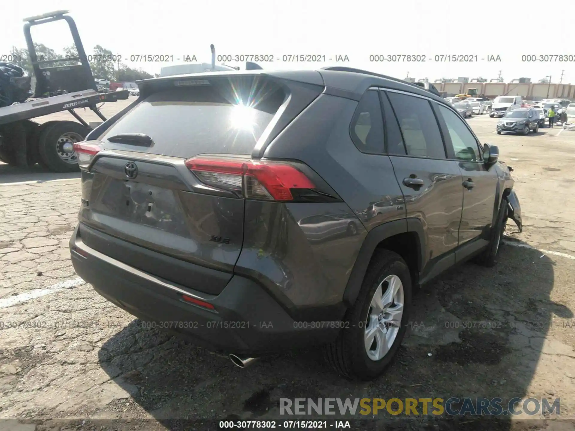 4 Photograph of a damaged car 2T3W1RFV8LC066568 TOYOTA RAV4 2020