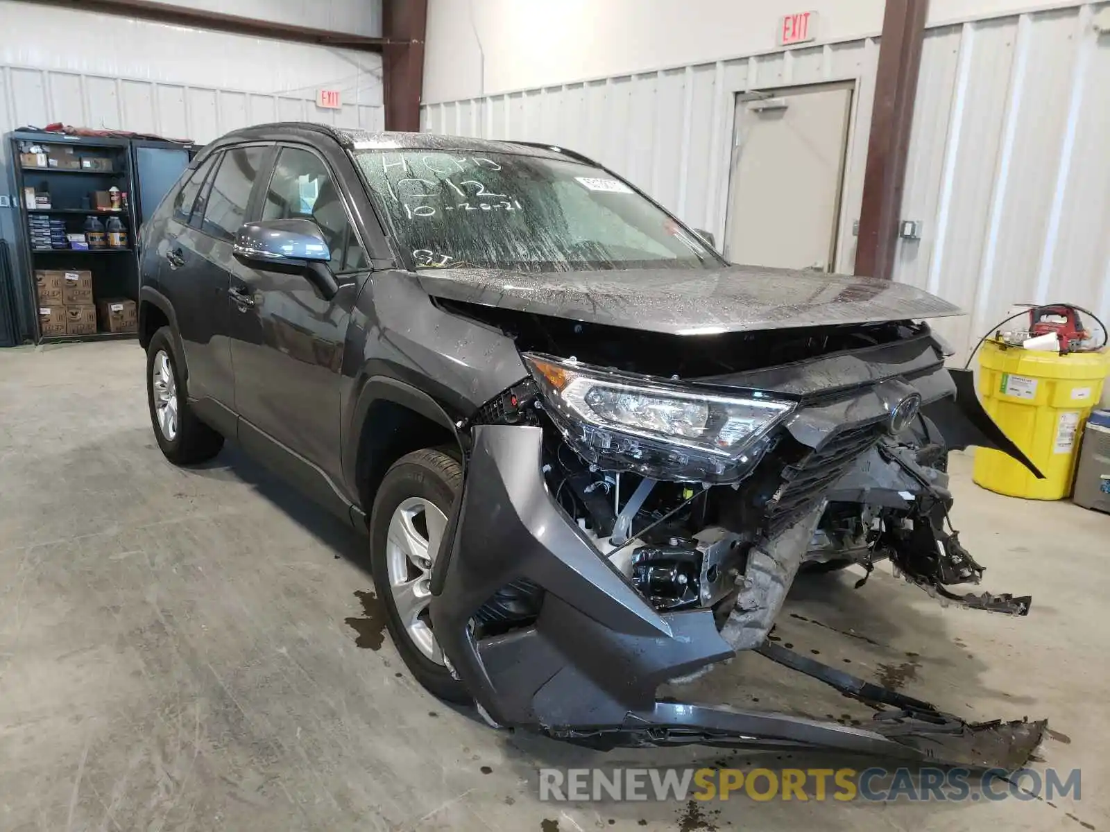 1 Photograph of a damaged car 2T3W1RFV8LC071012 TOYOTA RAV4 2020