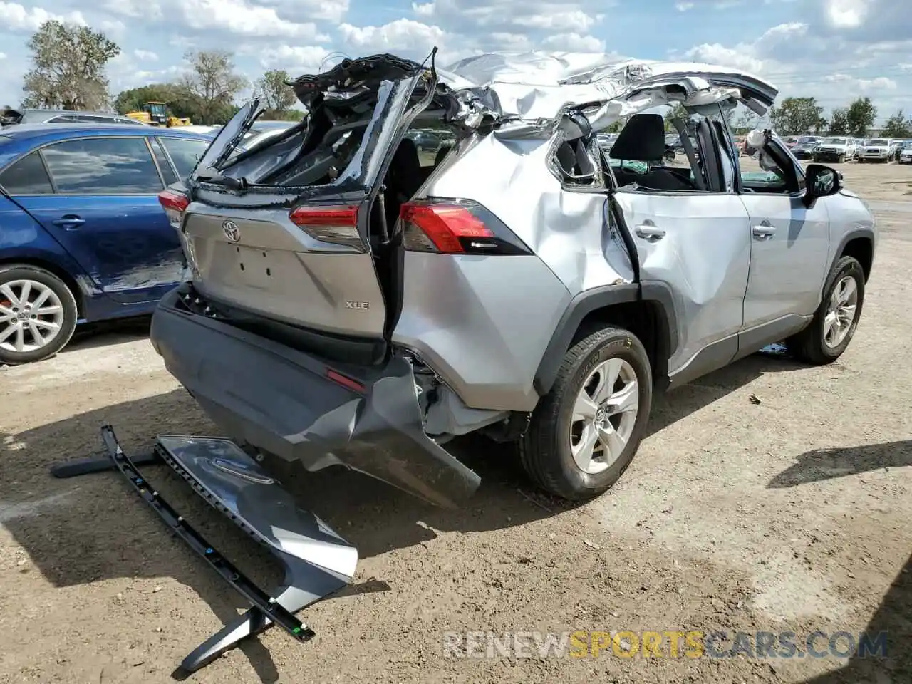 4 Photograph of a damaged car 2T3W1RFV8LC075402 TOYOTA RAV4 2020