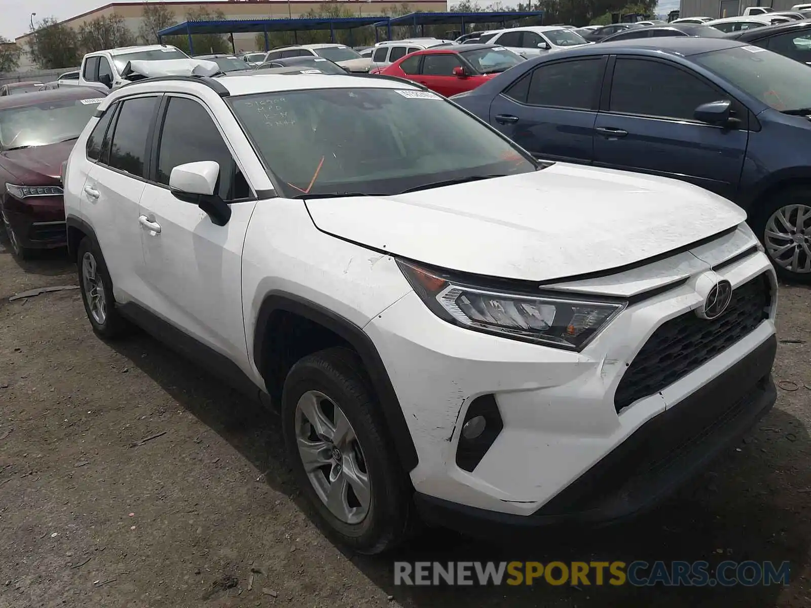 1 Photograph of a damaged car 2T3W1RFV8LW058324 TOYOTA RAV4 2020