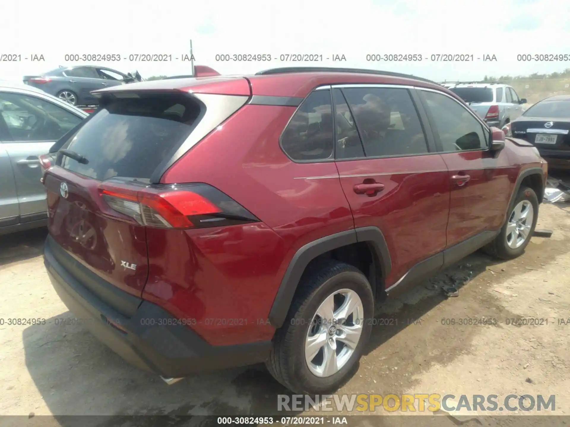 4 Photograph of a damaged car 2T3W1RFV8LW060090 TOYOTA RAV4 2020