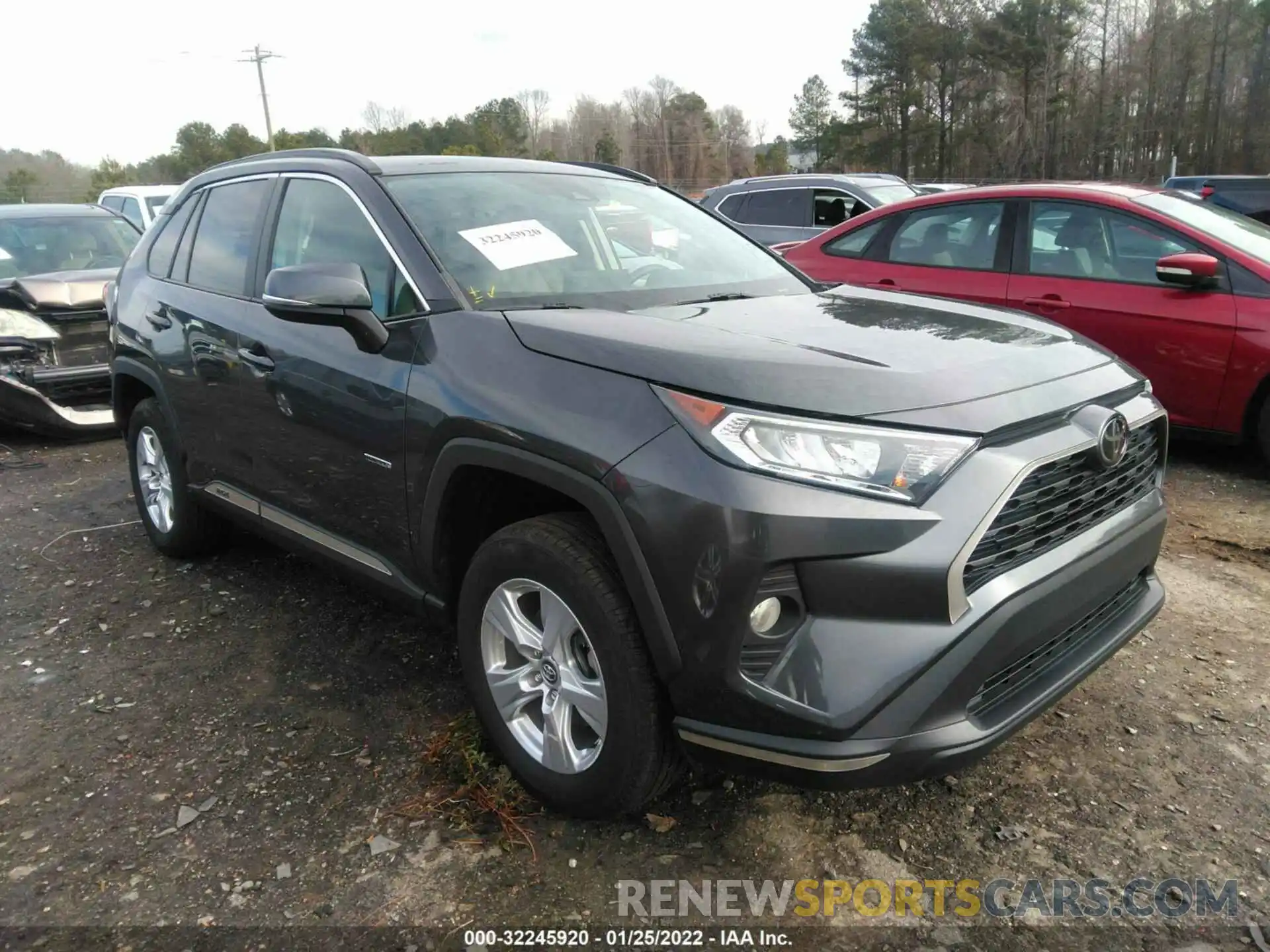 1 Photograph of a damaged car 2T3W1RFV8LW063362 TOYOTA RAV4 2020