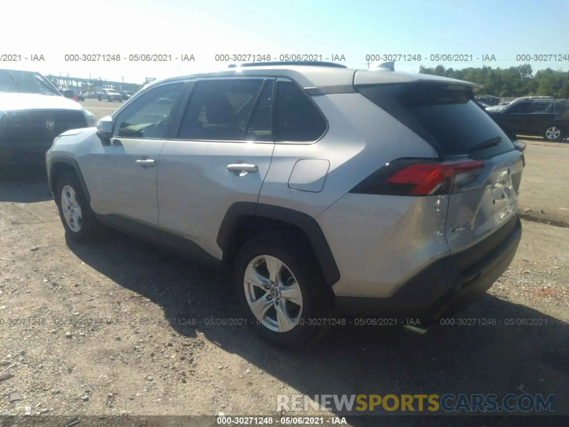 3 Photograph of a damaged car 2T3W1RFV8LW064351 TOYOTA RAV4 2020