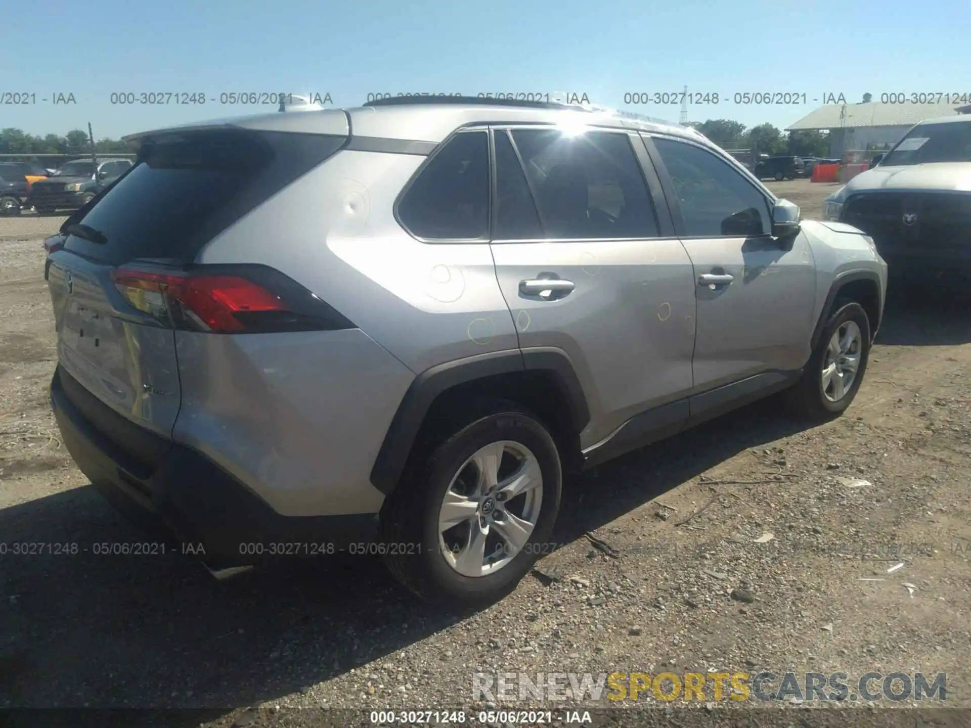 4 Photograph of a damaged car 2T3W1RFV8LW064351 TOYOTA RAV4 2020