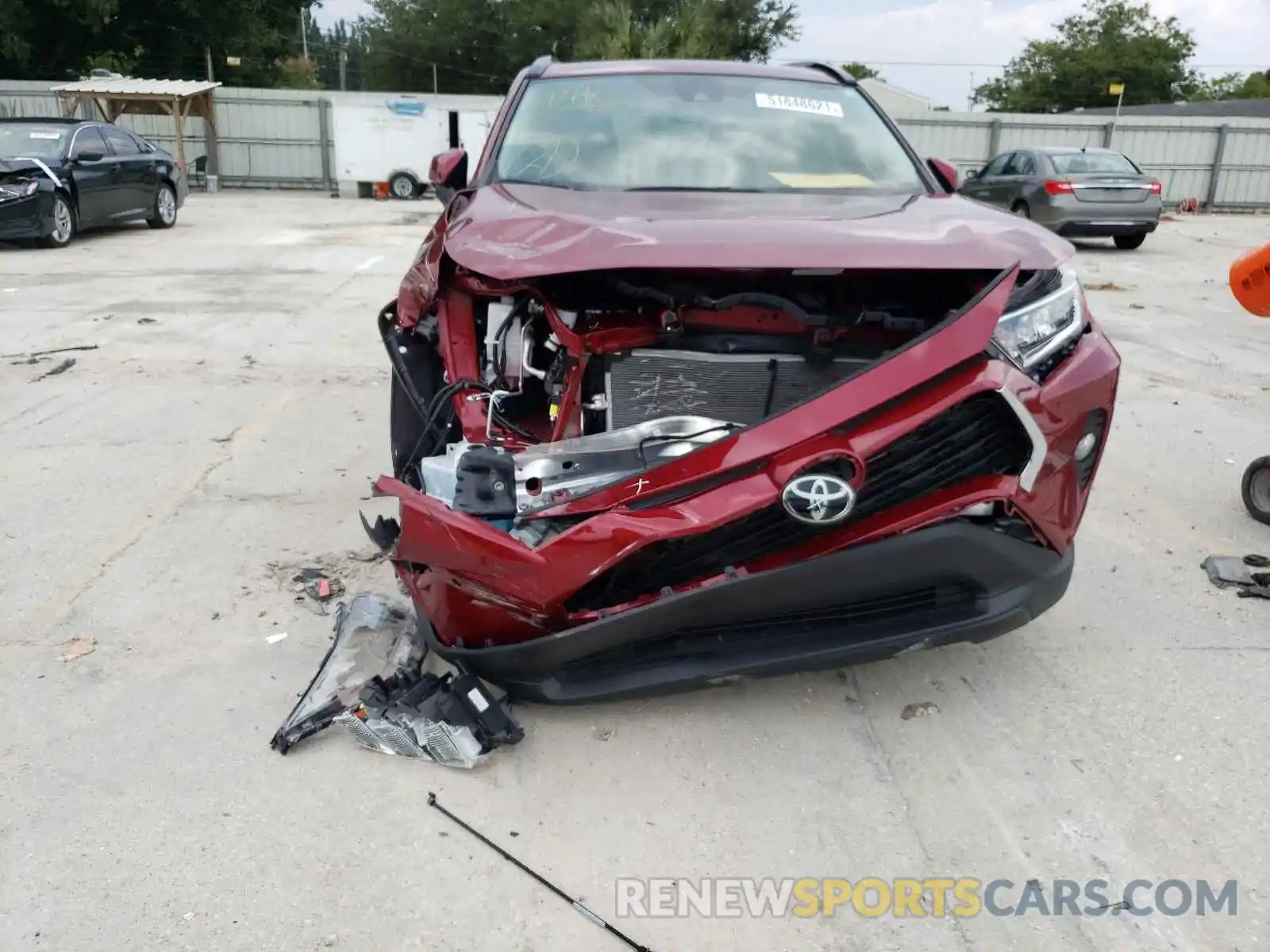 9 Photograph of a damaged car 2T3W1RFV8LW066343 TOYOTA RAV4 2020