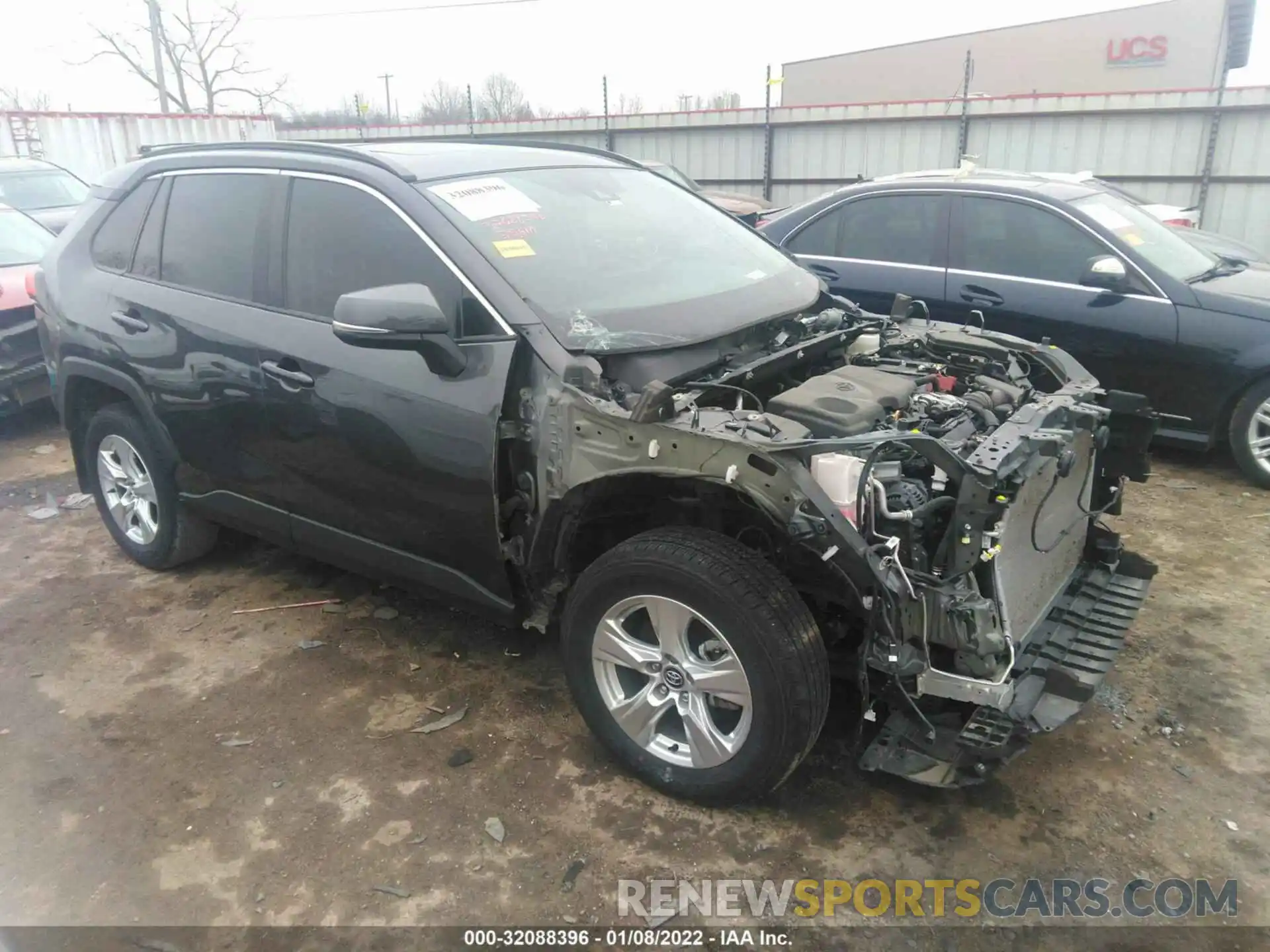 1 Photograph of a damaged car 2T3W1RFV8LW070683 TOYOTA RAV4 2020