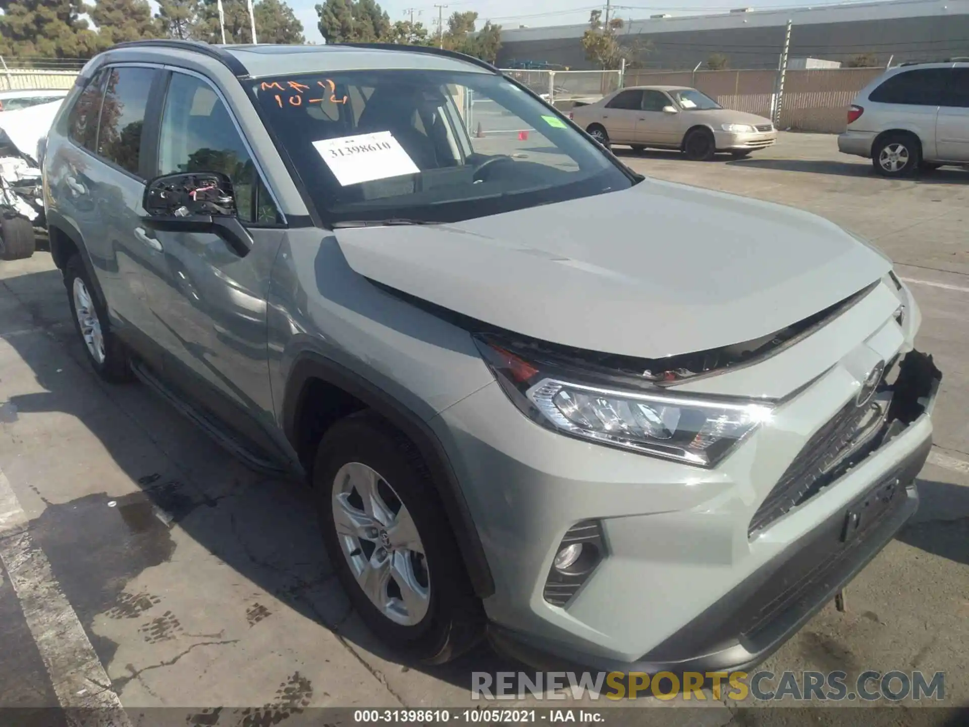 1 Photograph of a damaged car 2T3W1RFV8LW079609 TOYOTA RAV4 2020