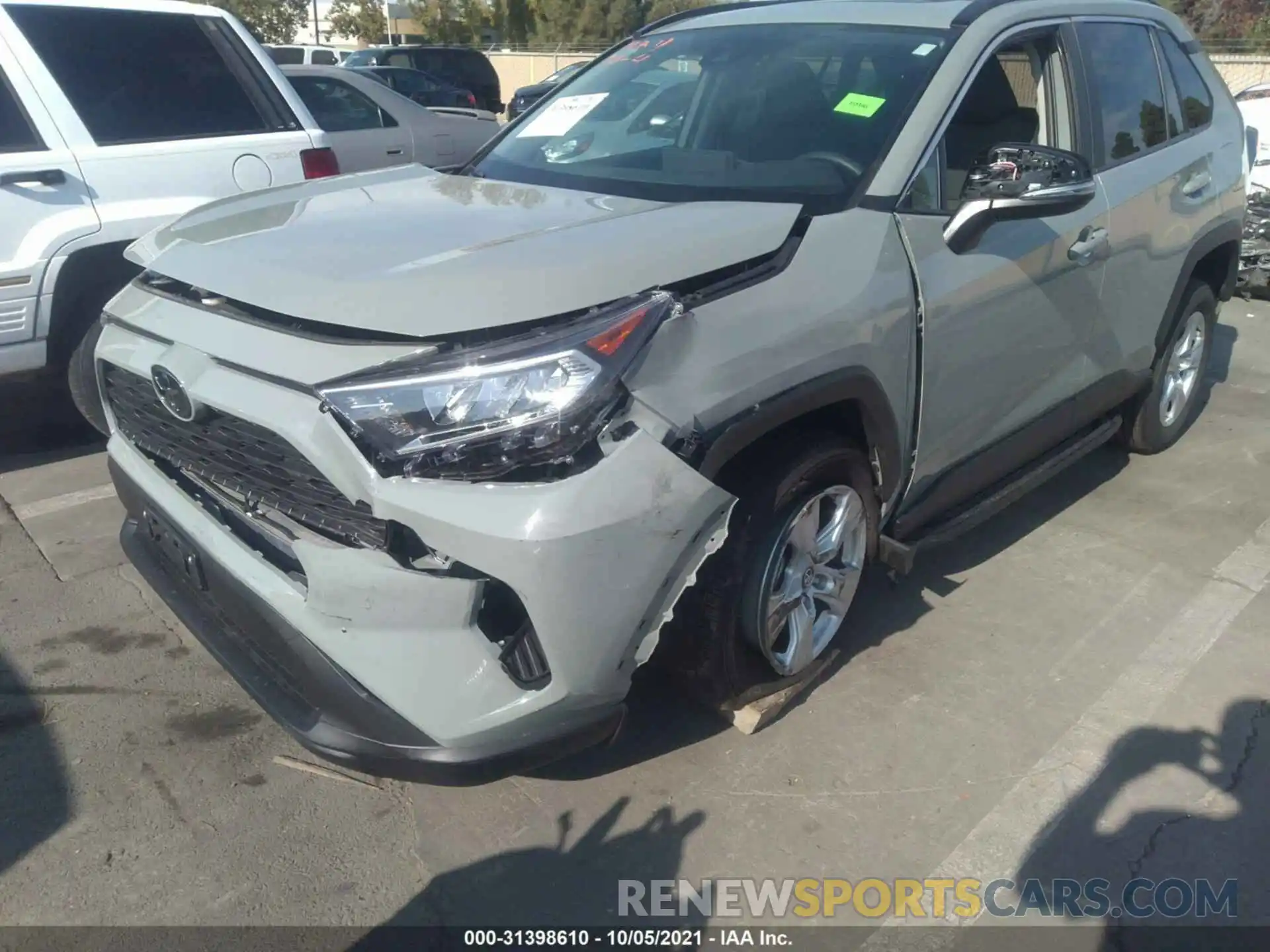 6 Photograph of a damaged car 2T3W1RFV8LW079609 TOYOTA RAV4 2020