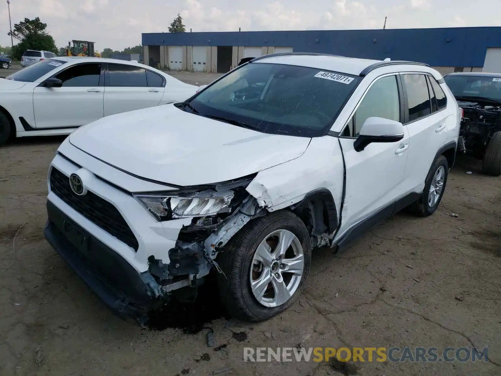 2 Photograph of a damaged car 2T3W1RFV8LW080341 TOYOTA RAV4 2020