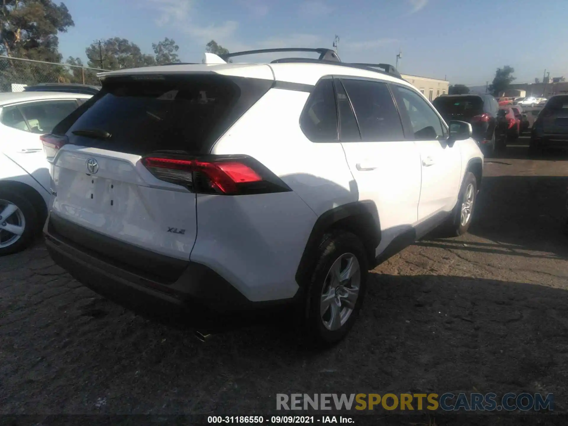 4 Photograph of a damaged car 2T3W1RFV8LW080565 TOYOTA RAV4 2020