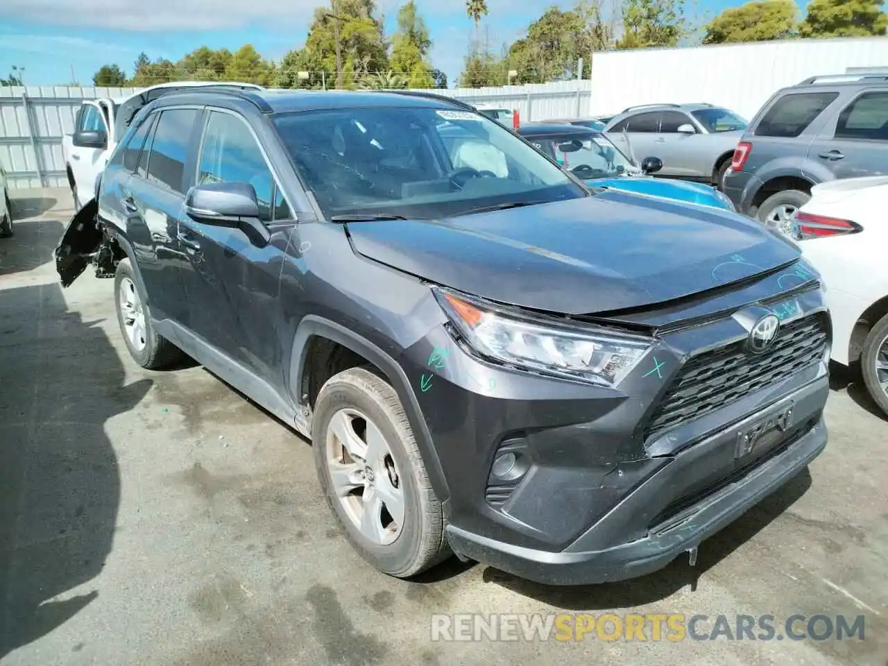 1 Photograph of a damaged car 2T3W1RFV8LW081098 TOYOTA RAV4 2020