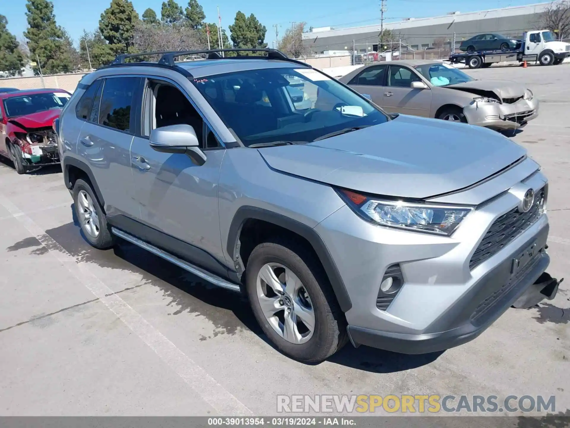 1 Photograph of a damaged car 2T3W1RFV8LW085300 TOYOTA RAV4 2020