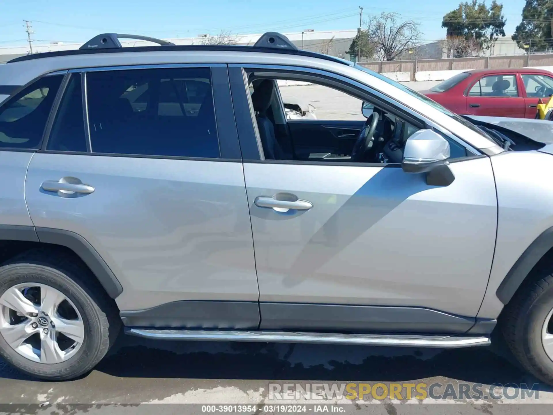 13 Photograph of a damaged car 2T3W1RFV8LW085300 TOYOTA RAV4 2020