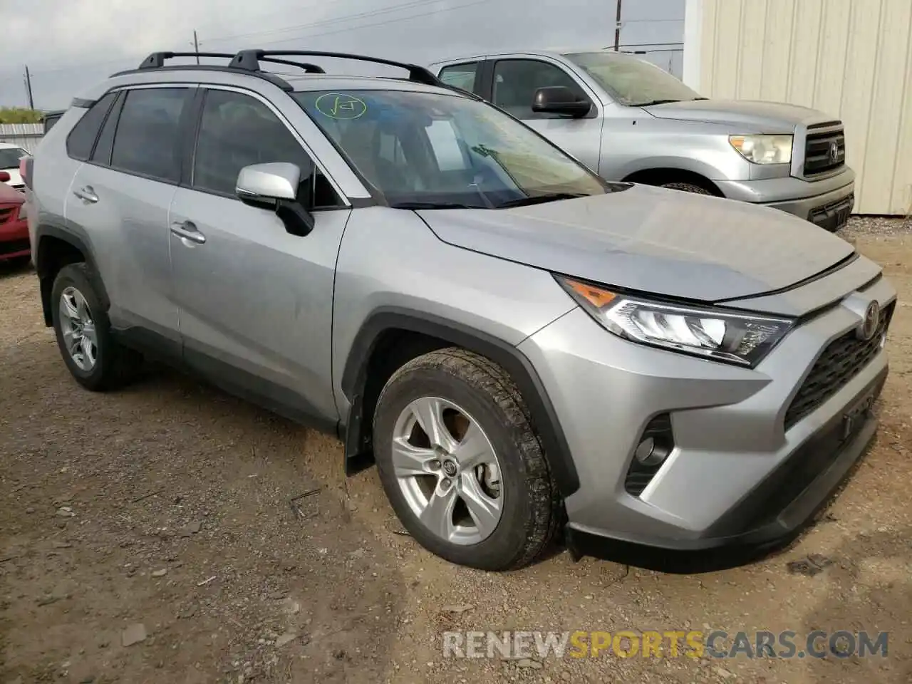 1 Photograph of a damaged car 2T3W1RFV8LW093560 TOYOTA RAV4 2020