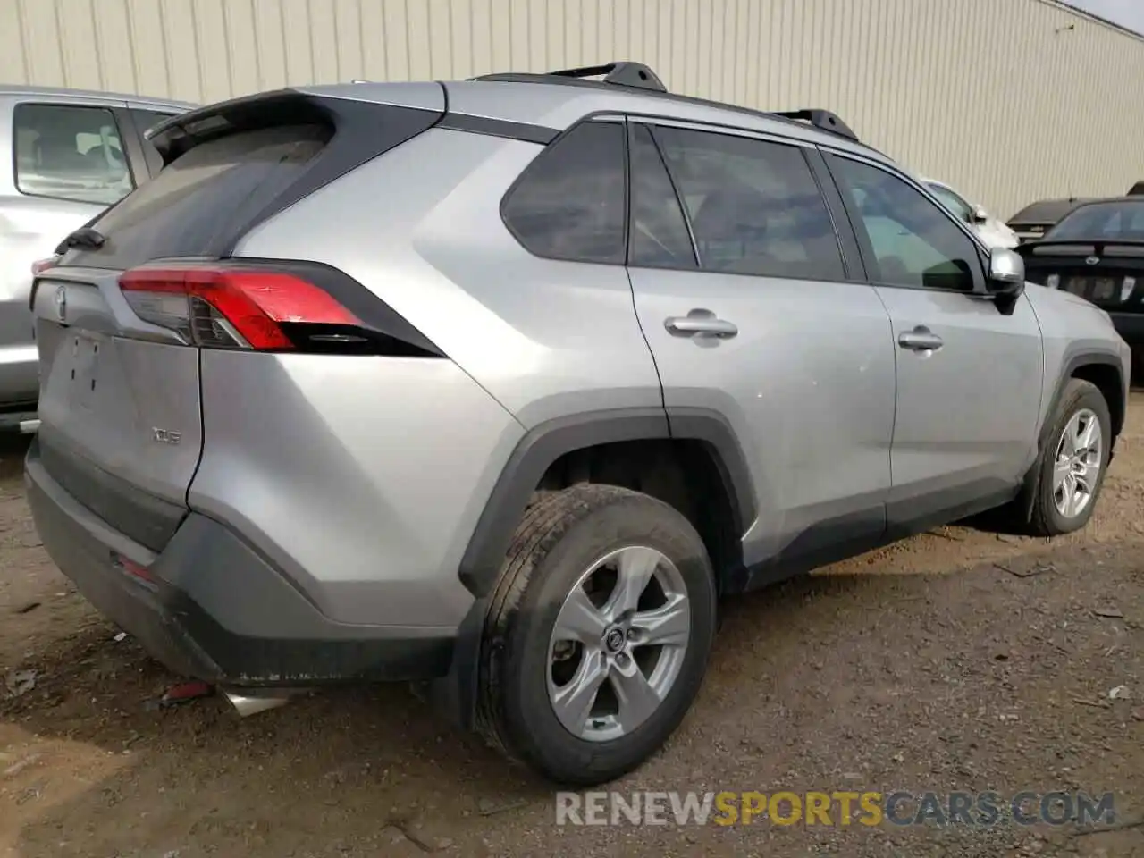 4 Photograph of a damaged car 2T3W1RFV8LW093560 TOYOTA RAV4 2020