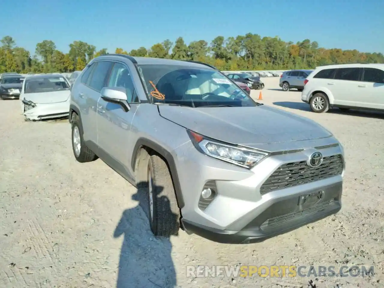 1 Photograph of a damaged car 2T3W1RFV8LW095468 TOYOTA RAV4 2020