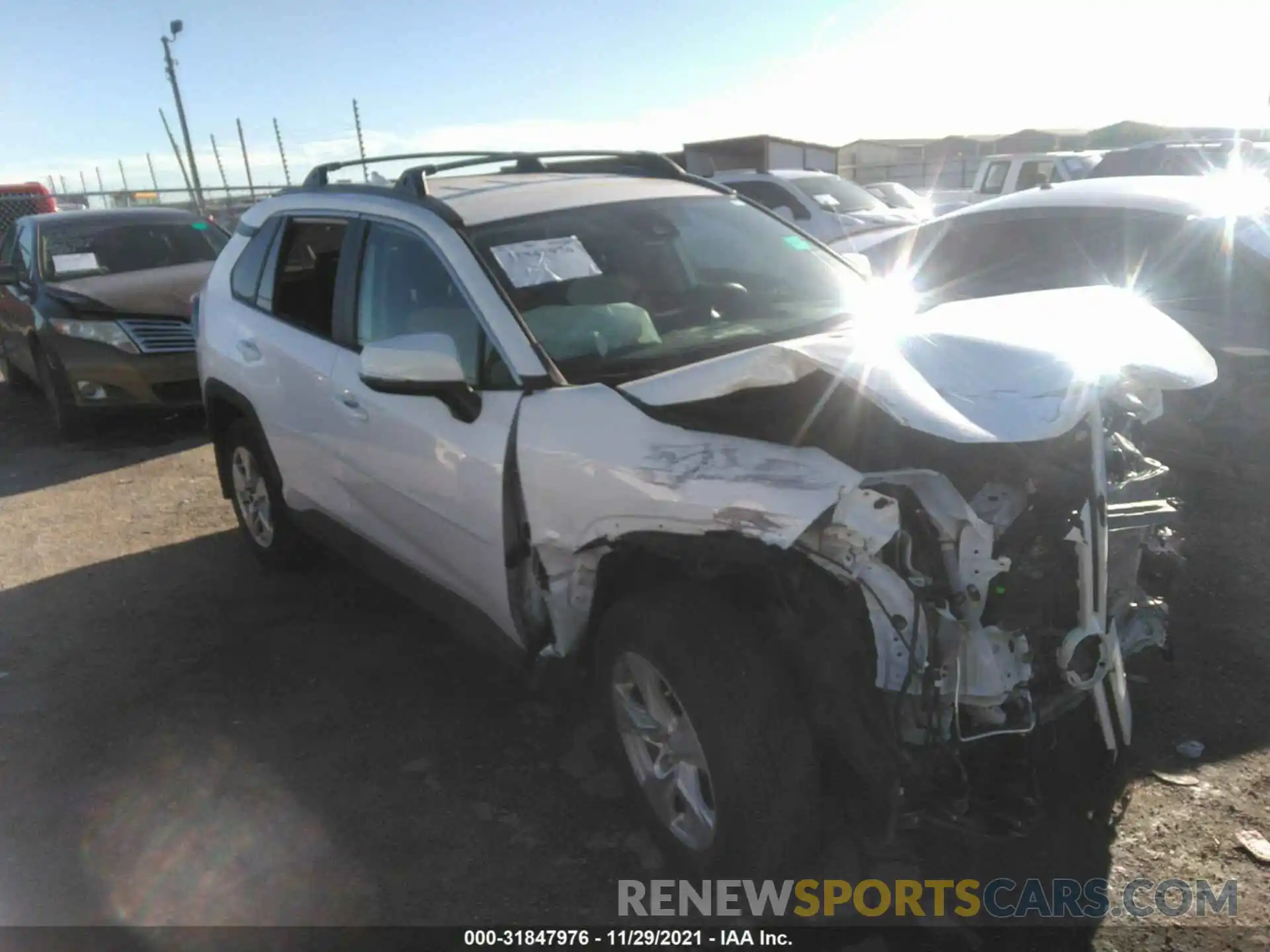 1 Photograph of a damaged car 2T3W1RFV8LW100118 TOYOTA RAV4 2020