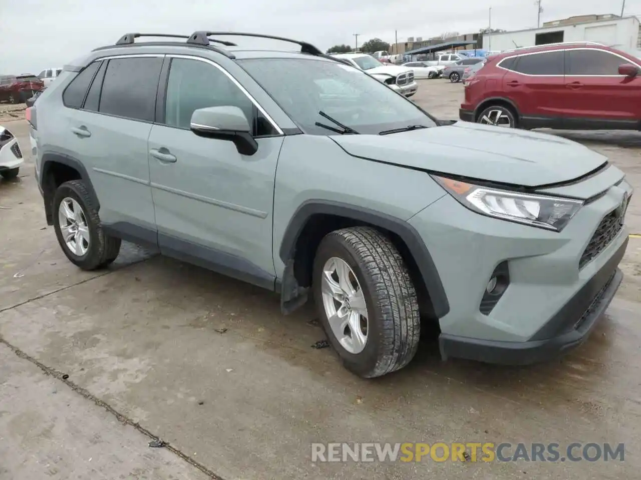 4 Photograph of a damaged car 2T3W1RFV9LC042733 TOYOTA RAV4 2020