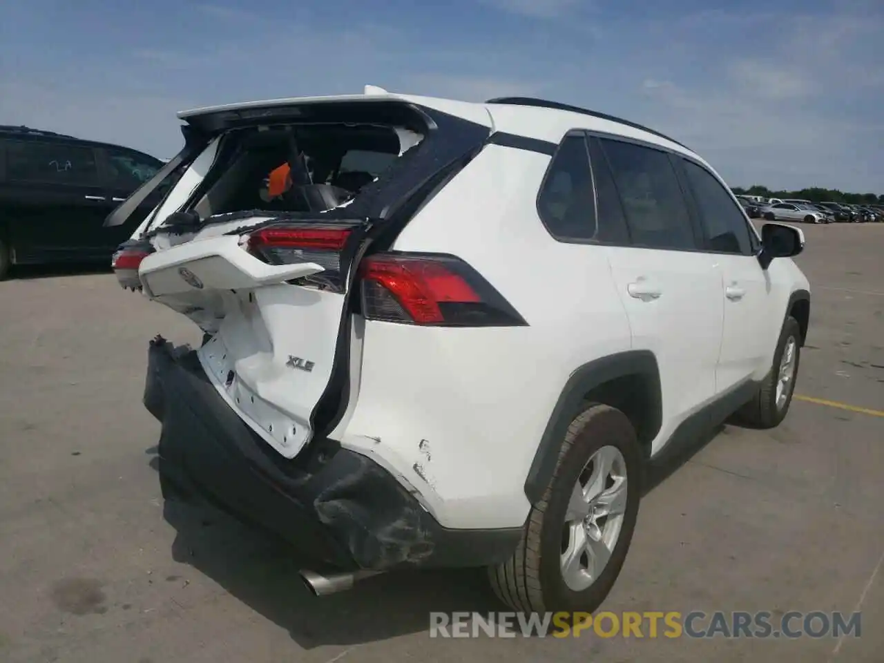 4 Photograph of a damaged car 2T3W1RFV9LC043641 TOYOTA RAV4 2020