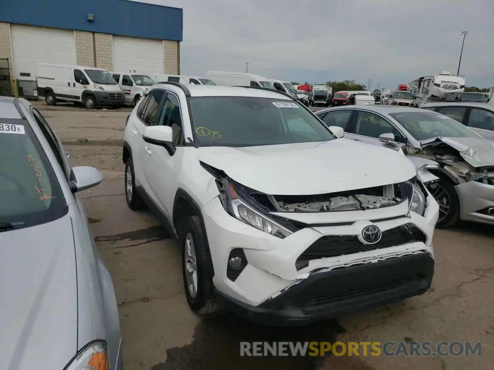 1 Photograph of a damaged car 2T3W1RFV9LC043820 TOYOTA RAV4 2020