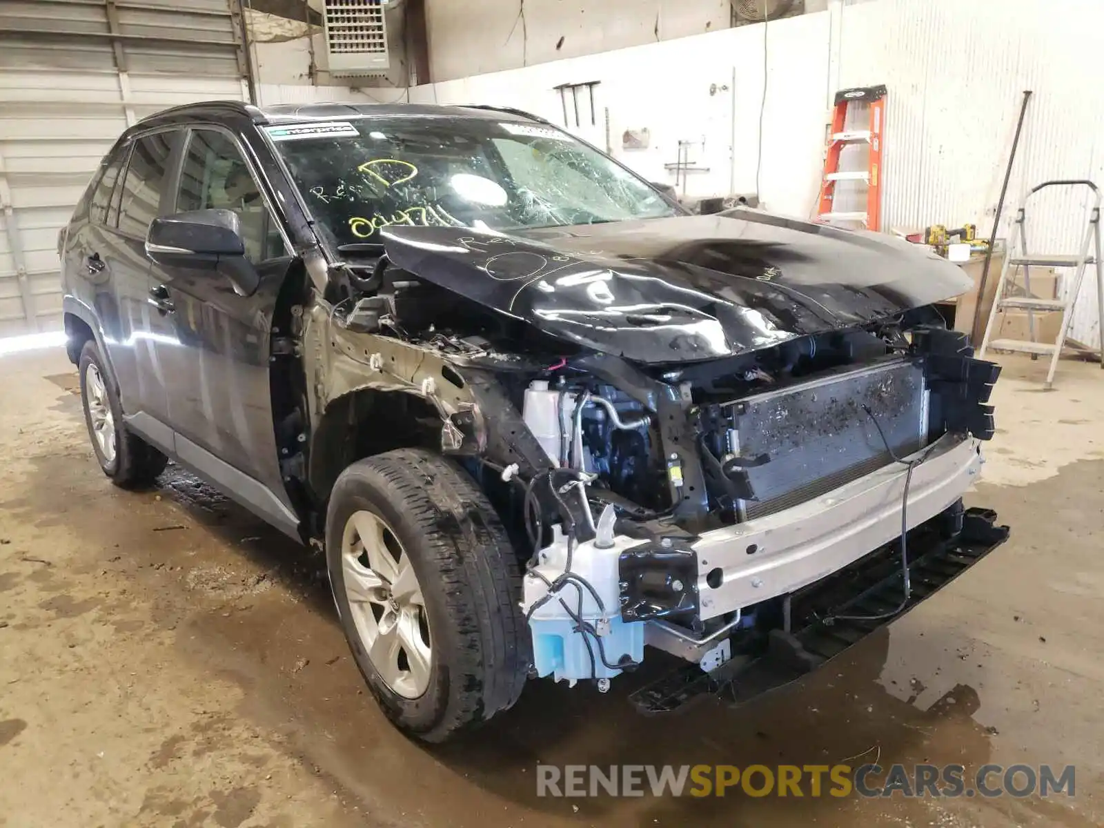 1 Photograph of a damaged car 2T3W1RFV9LC044711 TOYOTA RAV4 2020