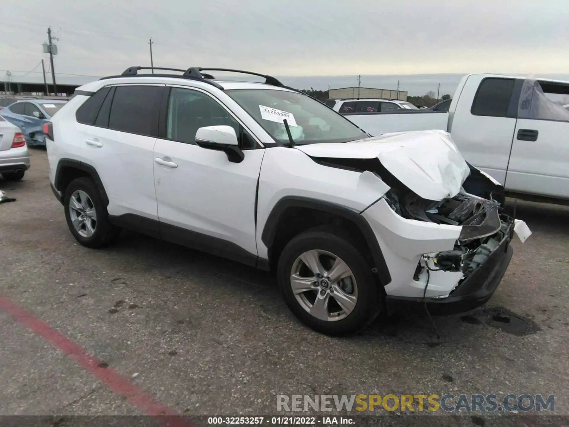 1 Photograph of a damaged car 2T3W1RFV9LC045938 TOYOTA RAV4 2020